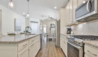 5566 SILVER SUN Dr, Apollo Beach, FL 33572