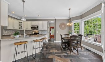 3 Walnut Trl, Andover, NJ 07860