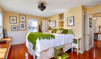 120 CHESAPEAKE Ave, Annapolis, MD 21403