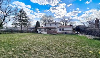 357 N PIONEER Dr, Addison, IL 60101