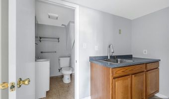 132 River Edge Road 1, Bergenfield, NJ 07621
