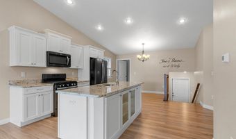2354 E PLANK Cir B, Appleton, WI 54915
