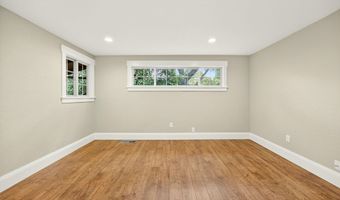 767 Twin Pines Cir, Ashland, OR 97520