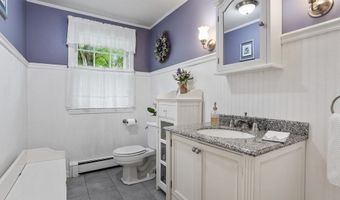 28 Lincoln Dr, Acton, MA 01720