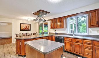 130 Hope Hill Ter, Cranston, RI 02921
