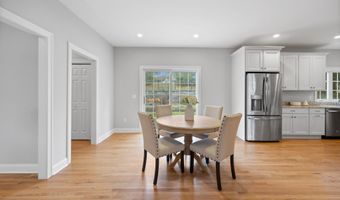 48 Willow St, Cheshire, CT 06410