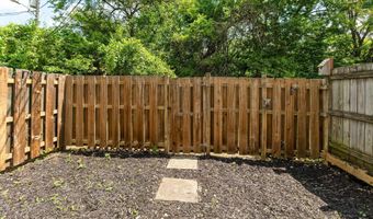 2866 Kingsrowe Ct 38, Columbus, OH 43209