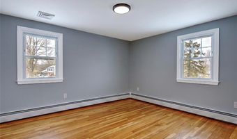 3 Pinetop Rd, Barrington, RI 02806