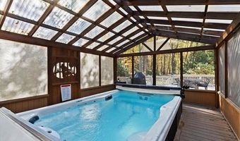 351 Heritage Dr, Addison, MI 48381