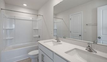 962 Misty Creek Dr, Aberdeen, NC 28315