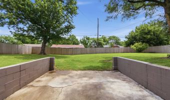 5919 Memphis St, Bel Aire, KS 67220