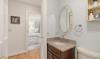 158 Narragansett Ave I, Newport, RI 02840
