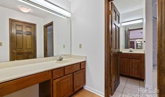204 Woodfield Dr, Asheville, NC 28803