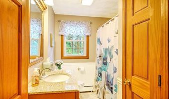 55 Whisper Ln, North Kingstown, RI 02852
