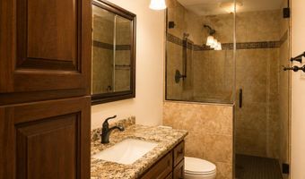 1208 Plum Ln, Aberdeen, SD 57401