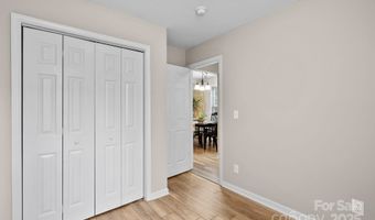 94 Rotunda Cir, Asheville, NC 28806