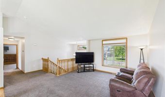 985 Waters Edge Cir, Avon, MN 56310