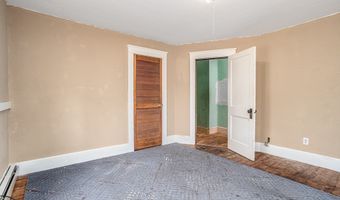 22 Orange St, Athol, MA 01331