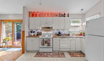 1437 Castle Mill Dr, Arnold, MO 63010