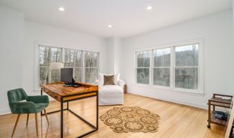 62 Riverford Rd, Brookfield, CT 06804