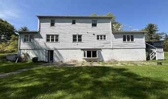 4 Noonan Ln, Albany, NY 12209