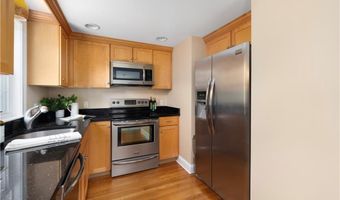 40 Prospect Ave C3, Narragansett, RI 02882