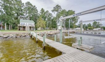 201 Hickory Point Dr, Aurora, NC 27806