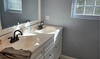 27 Rosedale Ave, Barrington, RI 02806