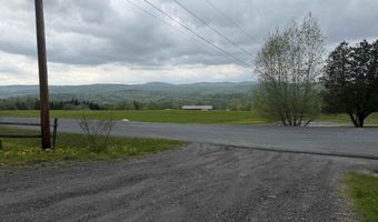 7 Meadow Wood Dr, Barre, VT 05654