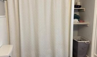 89 Larkin St, Bangor, ME 04401