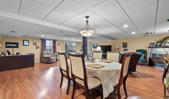 102 Woodland, Anna, IL 62906