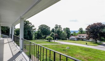 21 White Pine Dr, Brookfield, CT 06804