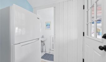 59 Mount Hope Ave, Jamestown, RI 02835