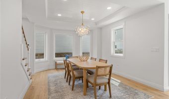 7 Wellington Ave, Newport, RI 02840