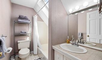 93 MILL St B, Newport, RI 02840