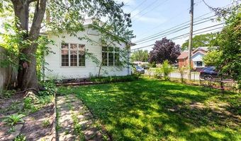 8911 Manor Ave, Allen Park, MI 48101