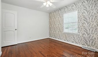2528 Arnold Dr, Charlotte, NC 28205