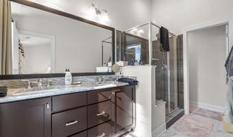5 W Cross Trl 5, Danbury, CT 06810