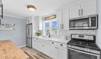 19 Boonton St, Andover, NJ 07801