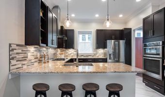 2216 MAIN LINE Blvd, Alexandria, VA 22301