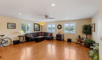 7578 BEACH Dr, Pasadena, MD 21122