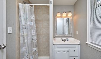 3944 42nd St, Des Moines, IA 50310