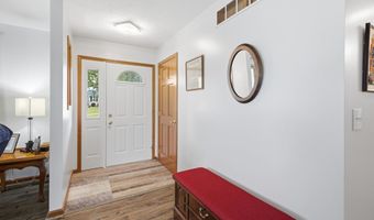 792 King Ridge Dr, Ashland, OH 44805