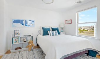 433 Wolcott Ave, Middletown, RI 02842
