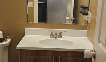 1852 S 60TH St, Springfield, OR 97478