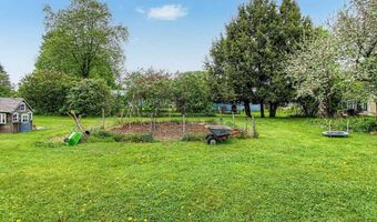 498 Montgomery Rd, Berkshire, VT 05447