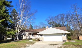 1051 Highland Ct, Alpena, MI 49707