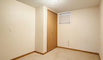 704 S Harrison St, Aberdeen, SD 57401
