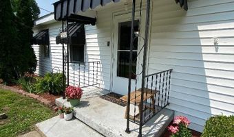138 N Harrison St, Bloomfield, IN 47424