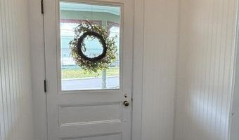 51 Broadway St, Baileyville, ME 04694
